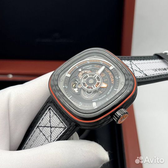 Наручные часы sevenfriday