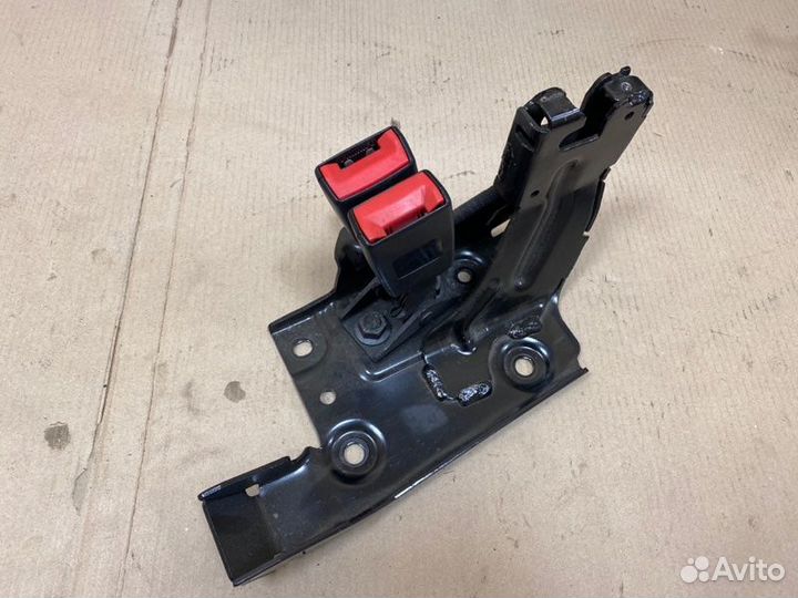 Ответная часть ремня безопасности Porsche Cayenne