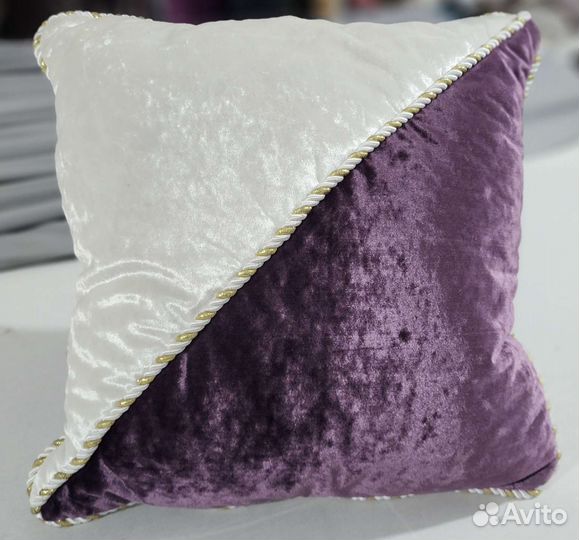 Декоративные подушки на диван