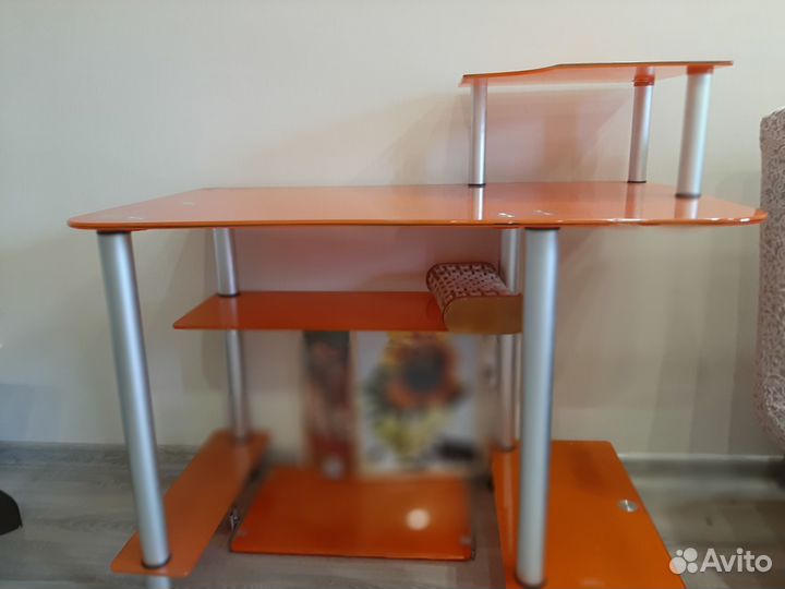 Компьютерный стол