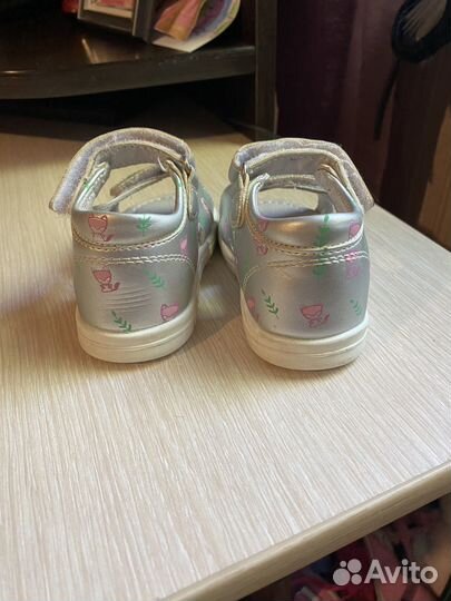 Босоножки для девочки 20 размер
