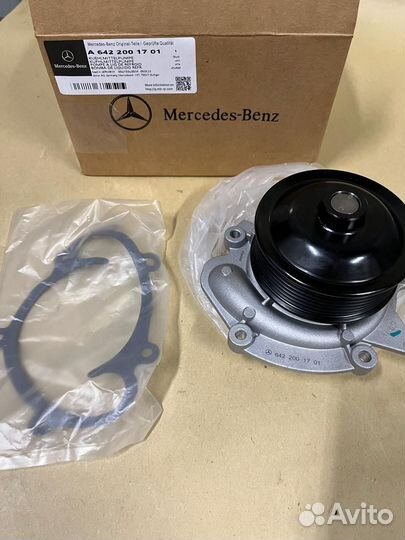 Помпа Mercedes A6422001701