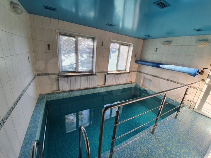 Коттедж 200 м² на участке 8 сот.