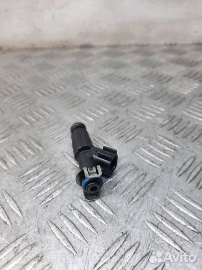 Форсунка Mazda 6 хэтчбэк 5 дв. 2.0 LF 2004