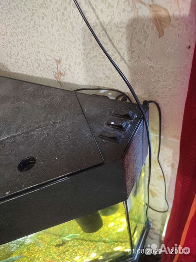 Аквариум с рыбками с тумбой