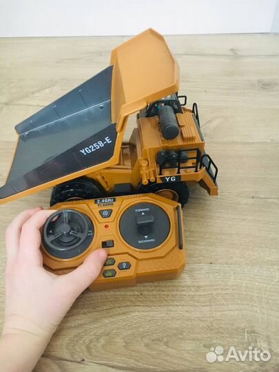 Игрушка грузовик для детей