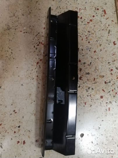 Усилитель заднего бампера Largus