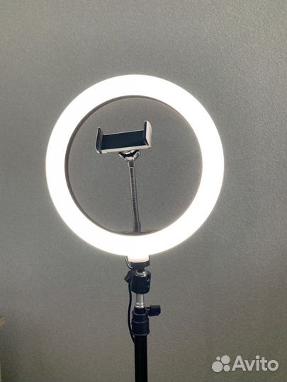 Кольцевая лампа со штативом