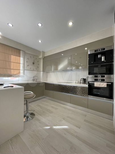 3-к. квартира, 90 м², 3/9 эт.