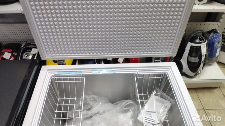 Лари и морозильные камеры