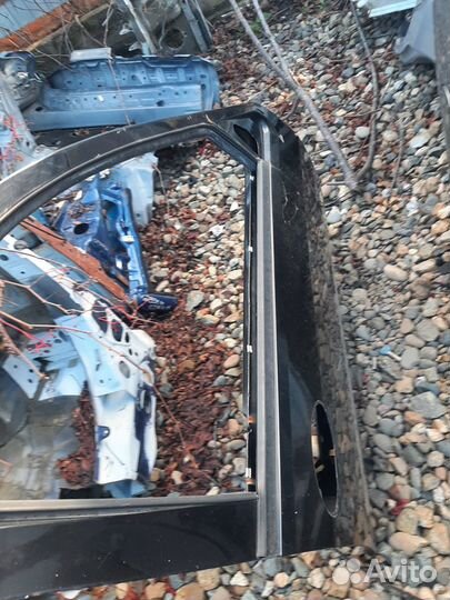 Правая передняя дверь на Лифан Бриз