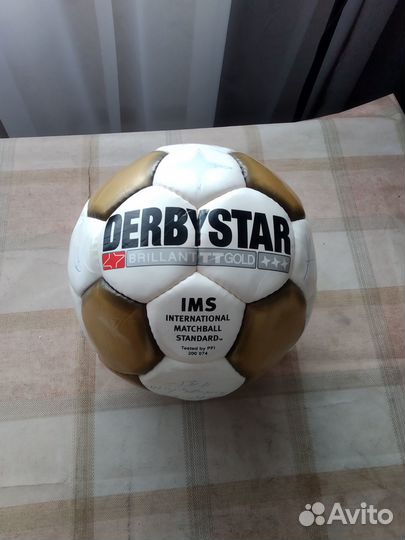 Футбольный мяч профессиональный Derbystar Brillant