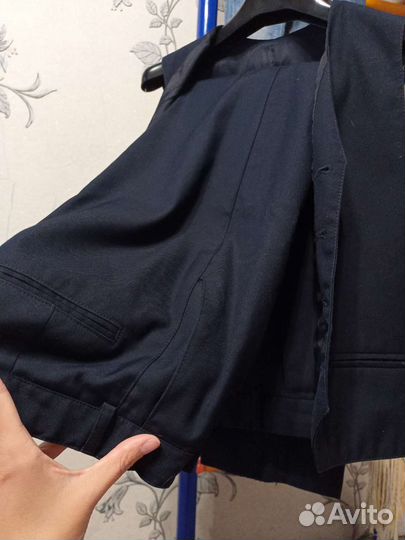Костюм жилетка и брюки 140 размер