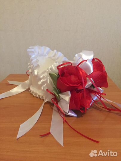 Корзина для бутылок с шампанским молодоженов