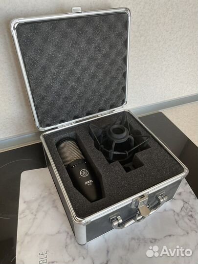 Микрофон для звукозаписи AKG P220