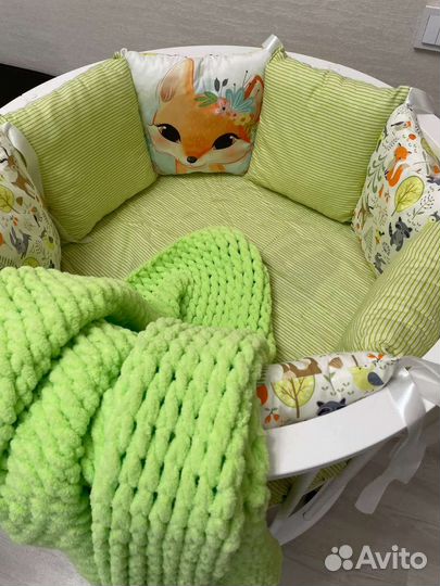 Бортики, одеялко, простынка в кроватку новые