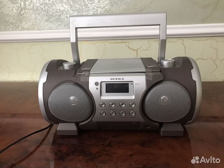 Радиоприемник и плейер Supra