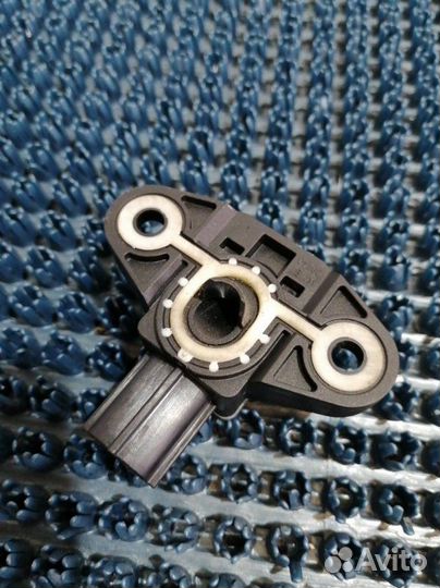 Датчик подушки безопасности Volkswagen Passat