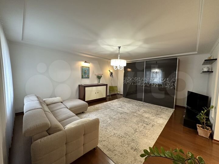 4-к. квартира, 193 м², 3/9 эт.