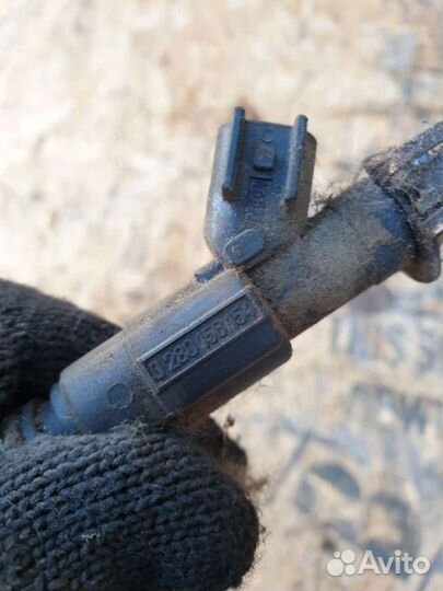 Топливная рампа с форсунками Ford C-Max Focus aoda