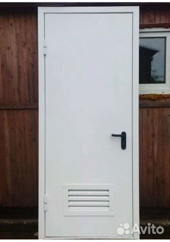 Дверь металлическая с вент. решеткой 1812