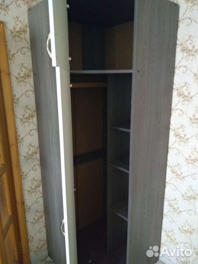 Угловой шкаф