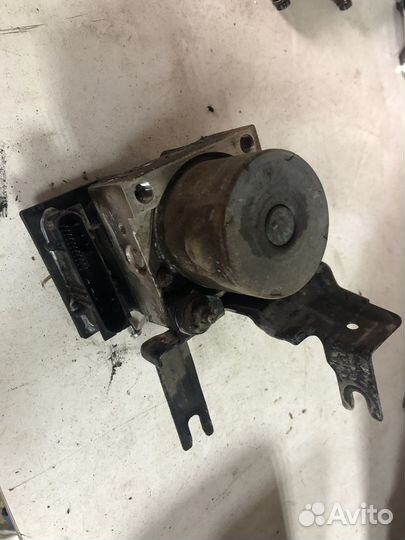 Блок абс Nissan Tiida 1