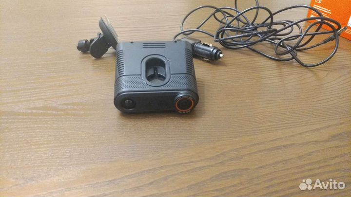 Видеорегистратор с радар детектором Mio MiVue i85