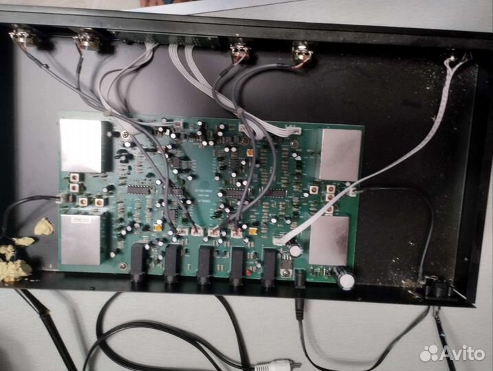 База для радиомикрофонов Artur forty dm-104