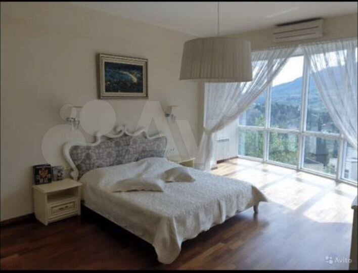 3-к. квартира, 137 м², 7/13 эт.