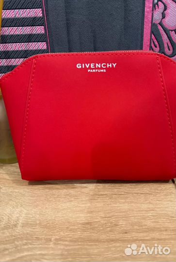 Косметичка givenchy