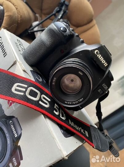 Зеркальный фотоаппарат