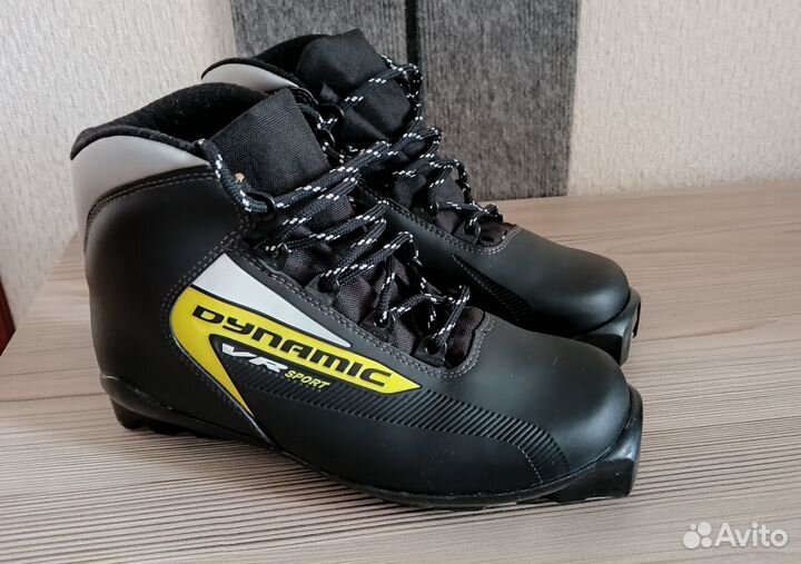 Лыжи беговые с ботинками