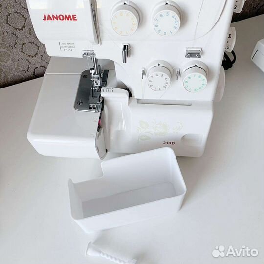 Мусоросборник/контейнер для оверлока Janome 210D