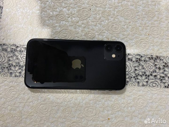 Телефон iPhone 11