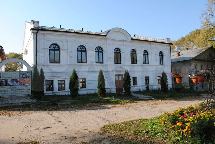 Гостиница, 1300 м²
