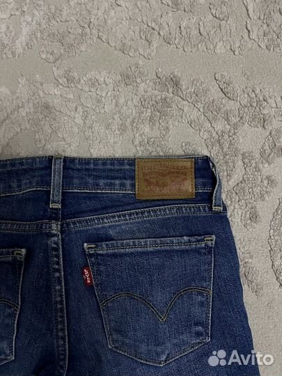 Джинсы levis