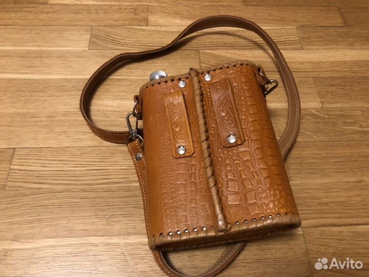 Фляга подарочная в коже