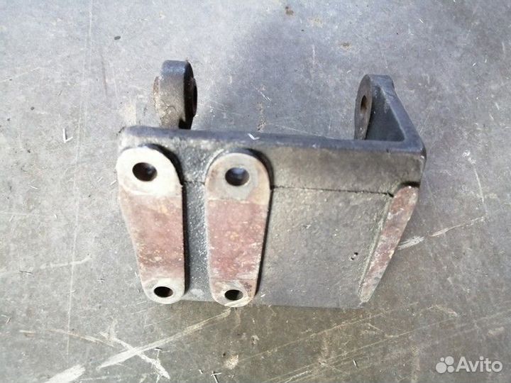 Кронштейн генератора XE390С