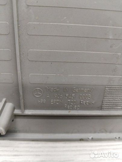 Крышка блока предохранителей Mercedes Sprinter 906