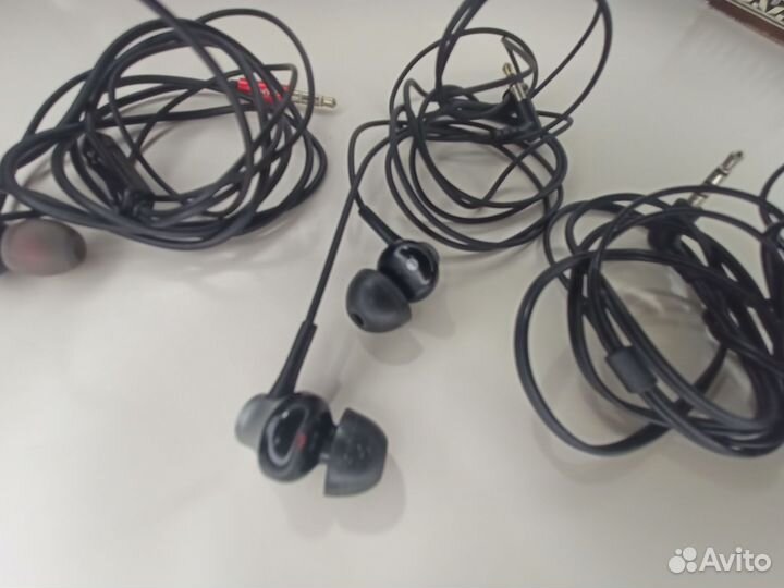 Проводные наушники