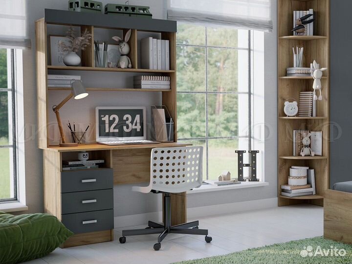 Письменный стол Мартина с надстройкой