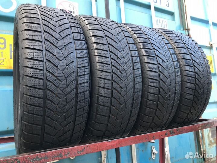 Goodyear UltraGrip Performance Gen-1 235/55 R18 104H