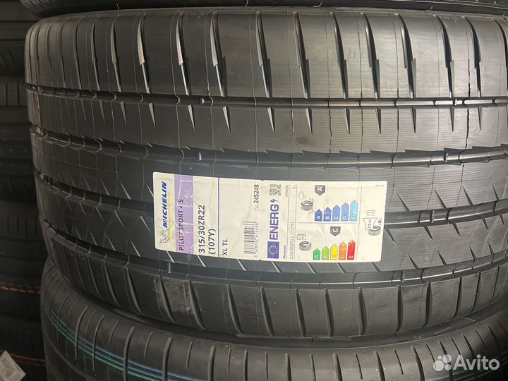 Michelin Pilot Sport 4 S 315/30 R22