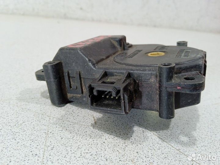 Моторчик управления заслонкой печки 8710633290