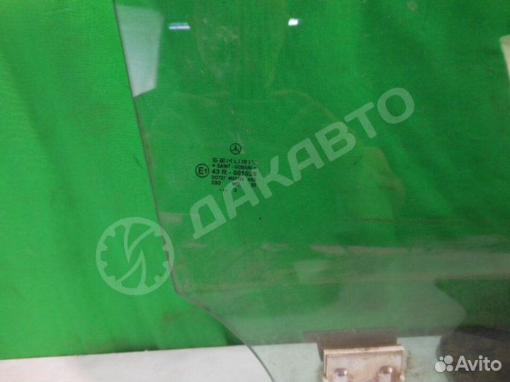 Стекло двери переднее правое Mercedes-Benz Clk