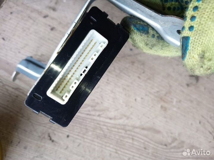 Электронный блок Toyota Sequoia UCK45 2UZ-FE 2005