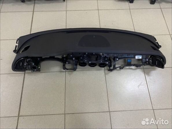 Торпедо с подушкой Киа Стингер