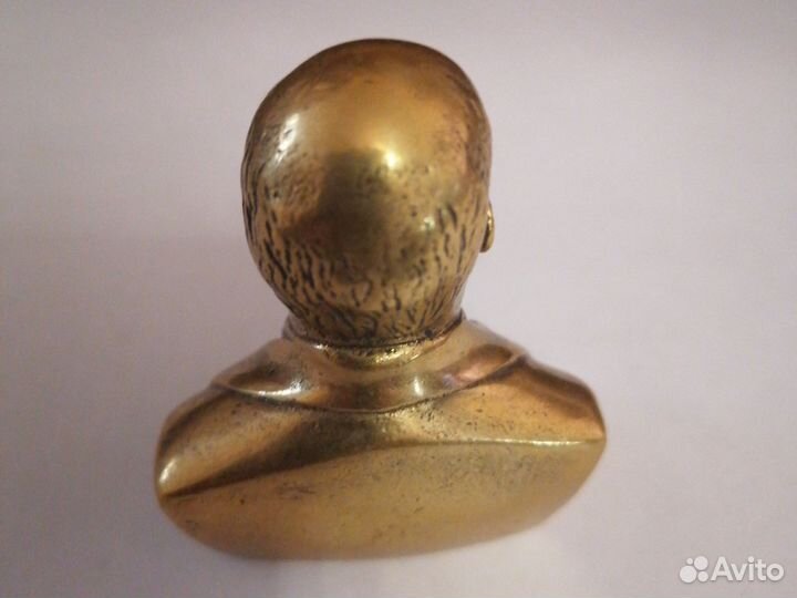 Бюст Ленина