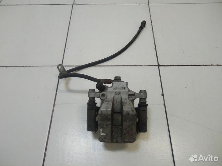 Суппорт задний левый Toyota Camry ASV50 50 55